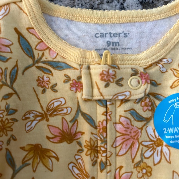 Pair of Carter 9mo Zipper Pajamas - Picture 3 of 4